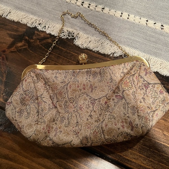 Ann Taylor Loft Elegant Clutch with chain, satin lining, GUC, gold, evening bag - Picture 2 of 4